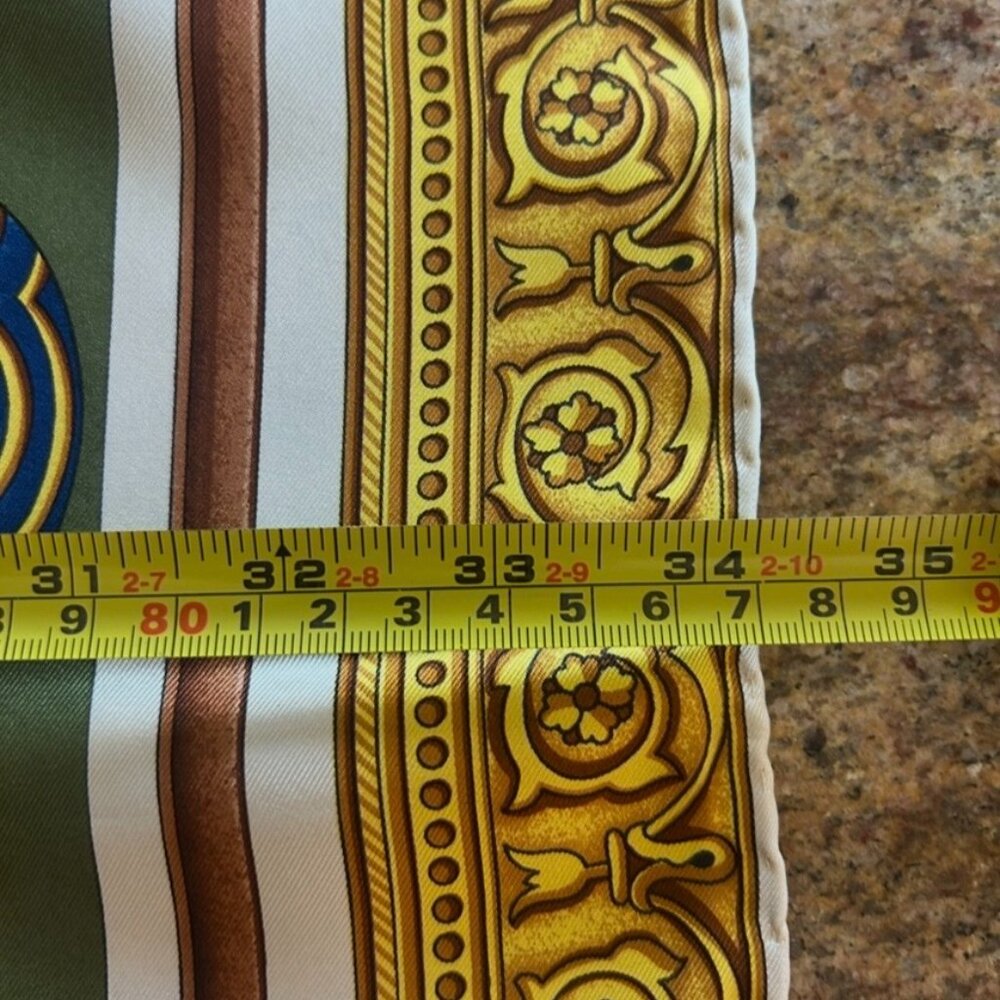Beautiful Vintage Genny Silk Scarf of Golds and Greens, Made in Italy, ~ 34 x 34 - Picture 14 of 16
